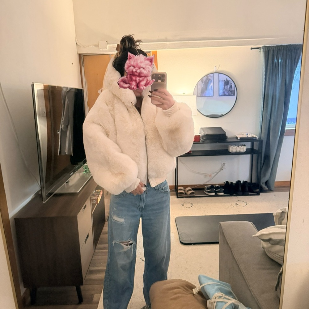 Women's Faux Fur Hooded Jacket - Cream - Picture 3 of 4